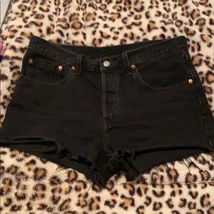 Women’s Black Levi 501 Jean Shorts